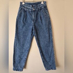 High waisted 1980s mom jeans, barrell jeans, vintage size 29